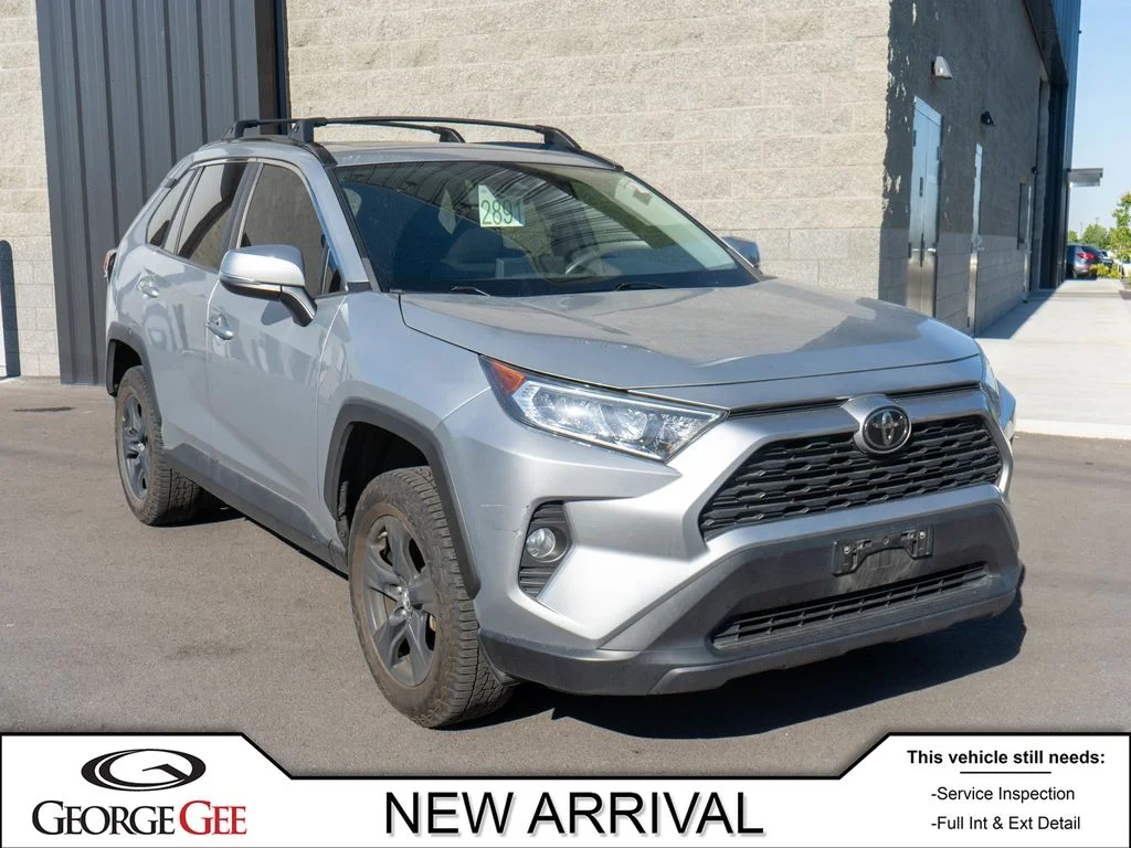 Used 2019 Silver Toyota XLE image 1