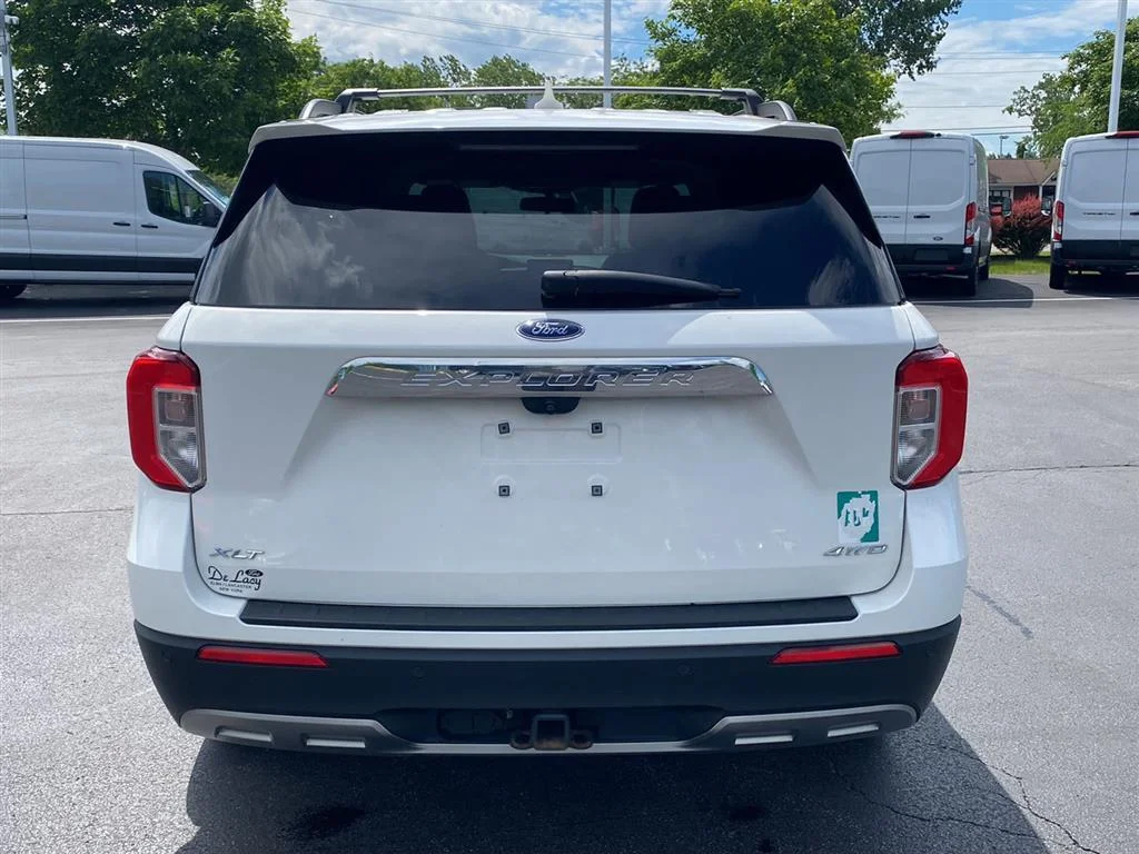 Used 2022 Star White Metallic Tri-Coat Ford XLT image 11