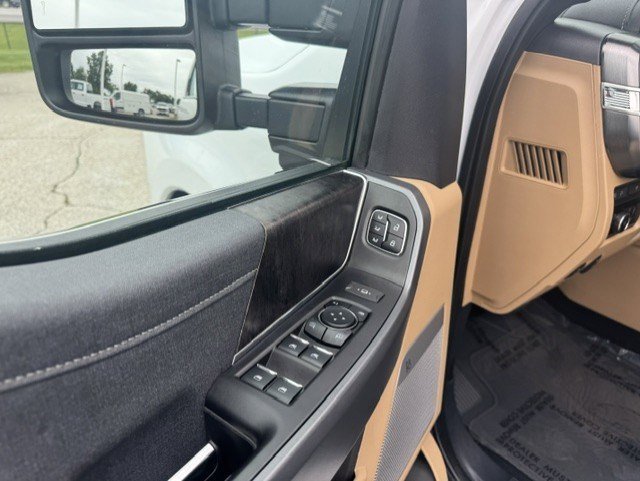 Certified Used 2023 Oxford White Ford LARIAT image 14