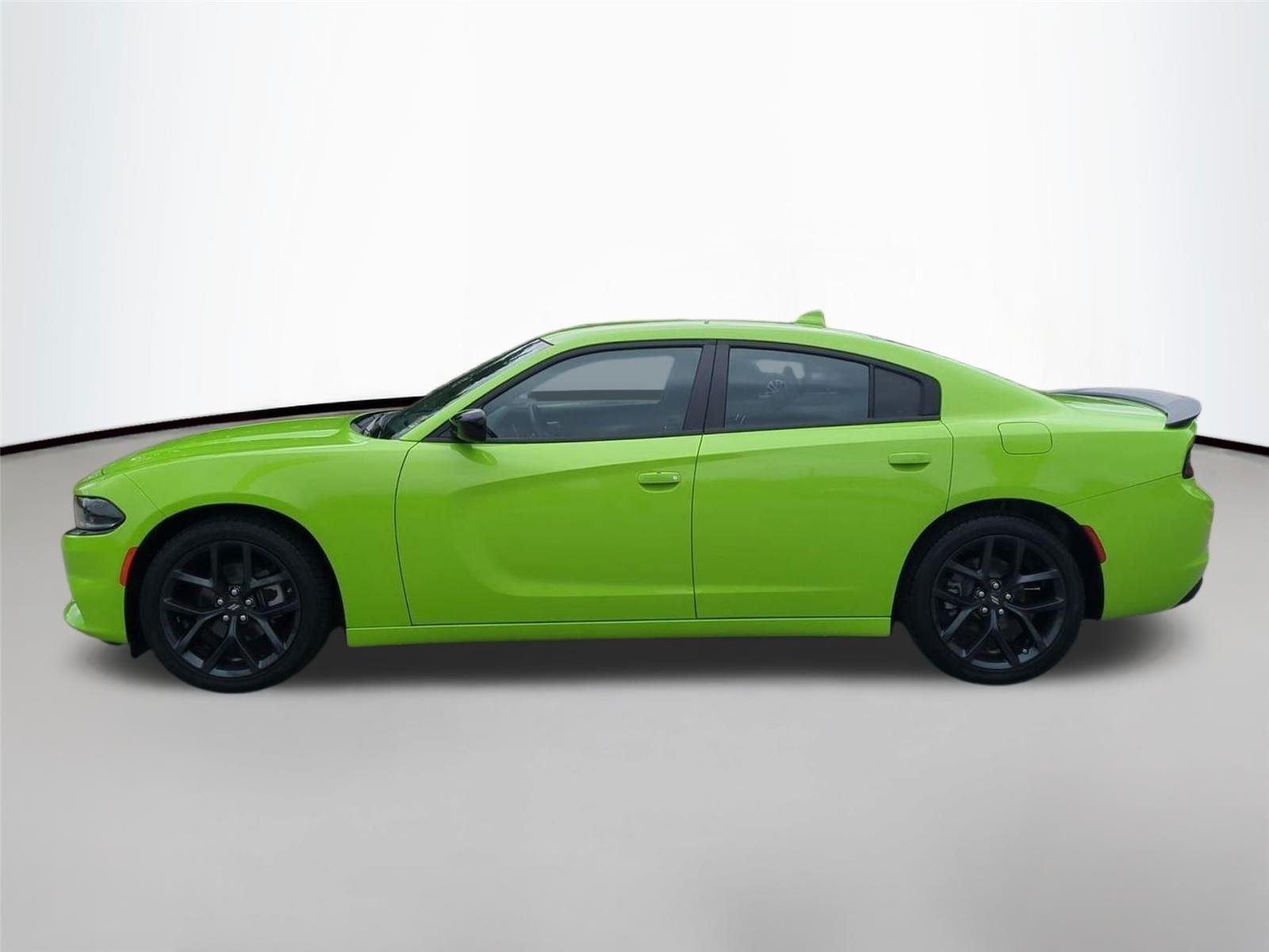 Used 2023 Sublime Metallic Clearcoat Dodge SXT image 2