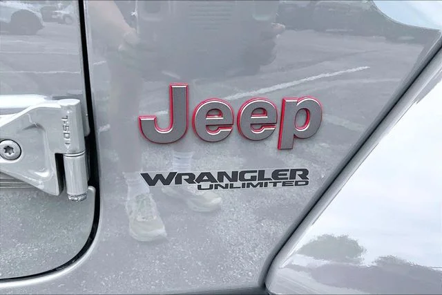 Used 2020 Sting Gray Clearcoat Jeep Unlimited Rubicon image 24