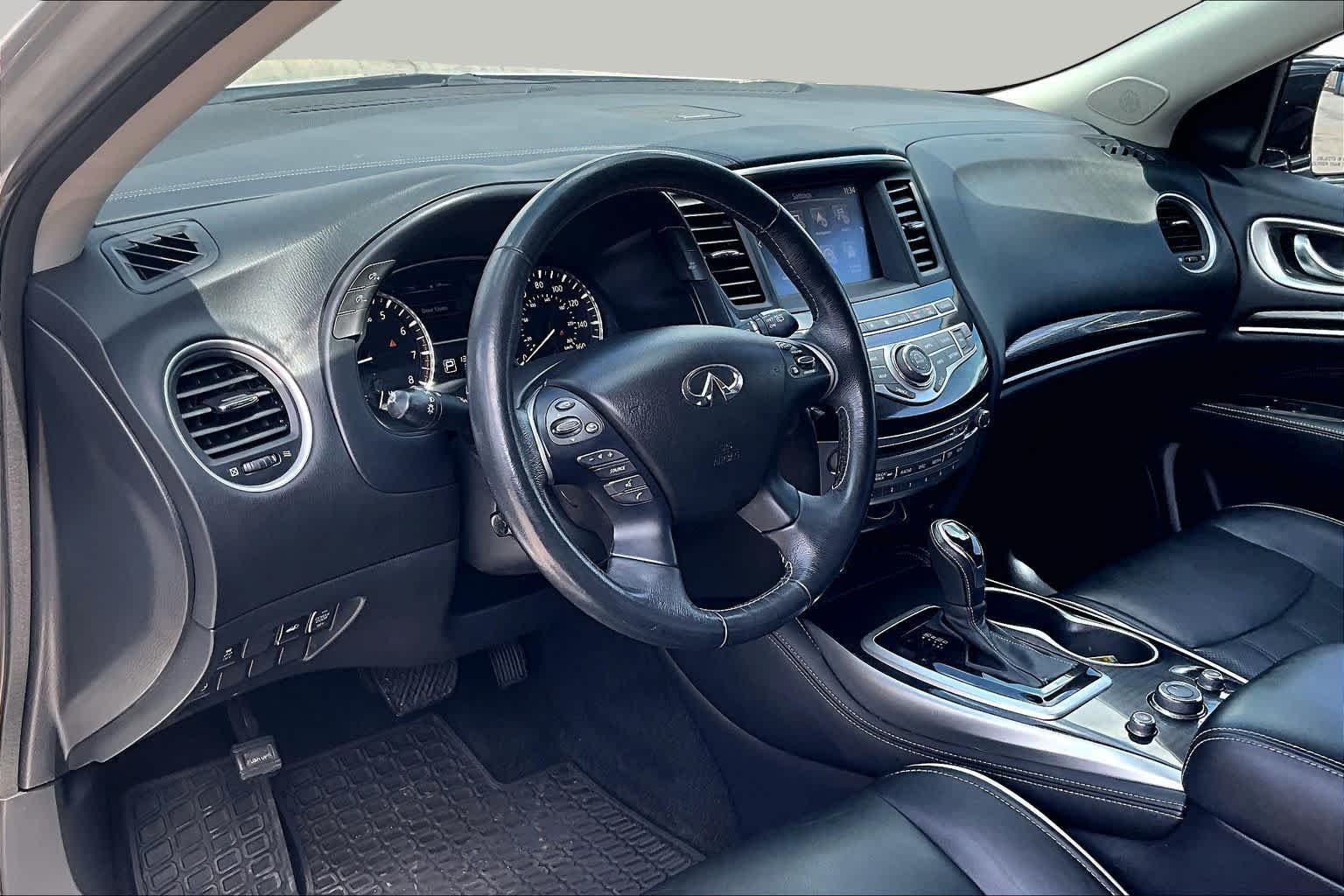 Used 2017 Liquid Platinum INFINITI  image 18