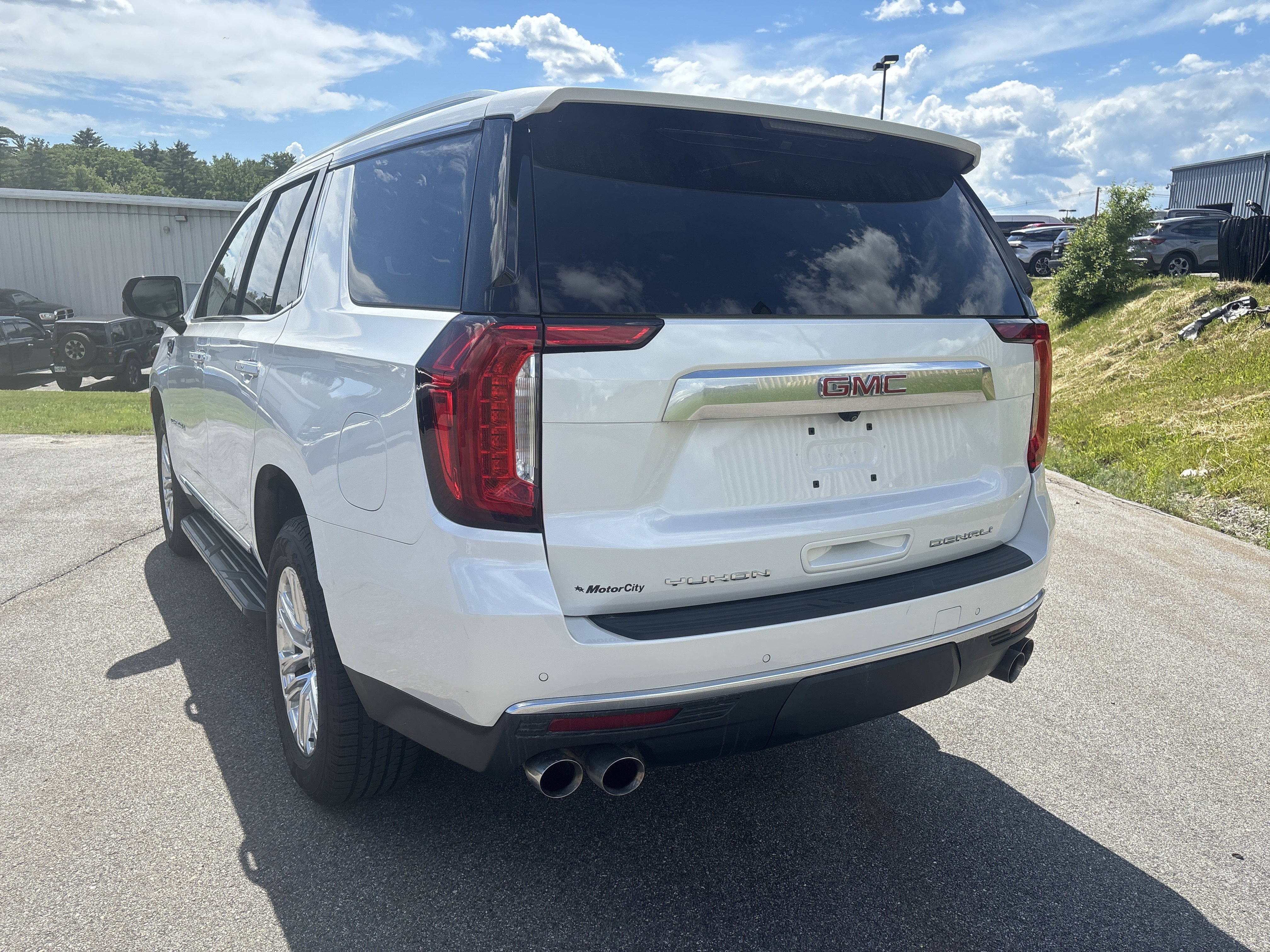 Used 2024 White Frost Tricoat GMC Denali image 3
