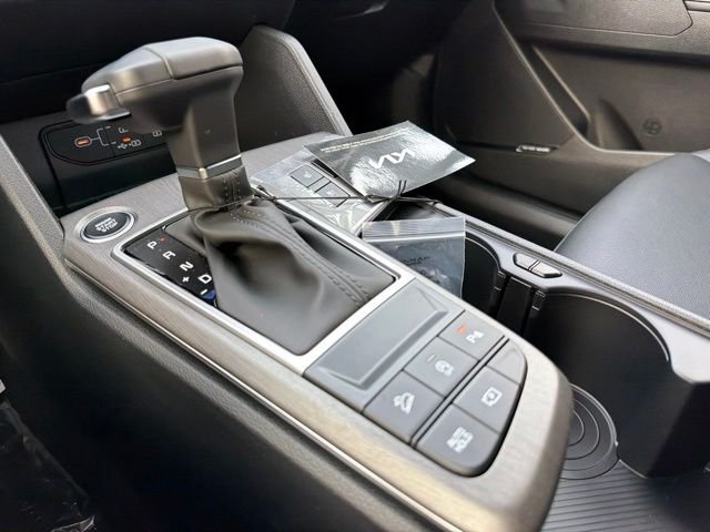 New 2026 Glacial White / Black Roof Kia X-Pro Prestige image 18