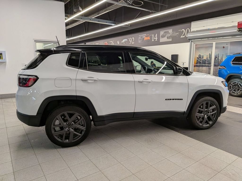 Used 2026 White Jeep Limited image 2