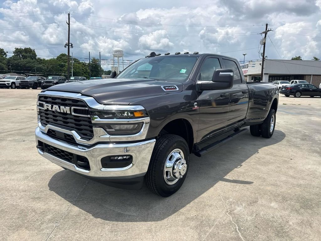 New 2026 Granite Crystal Metallic Clear-Coat Exterior Paint RAM Tradesman image 8