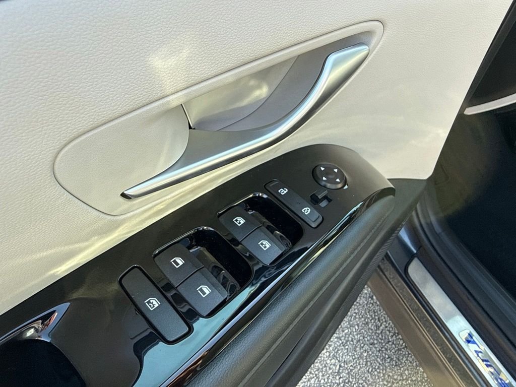 Used 2024 Dark Gray Metallic Hyundai Limited image 20