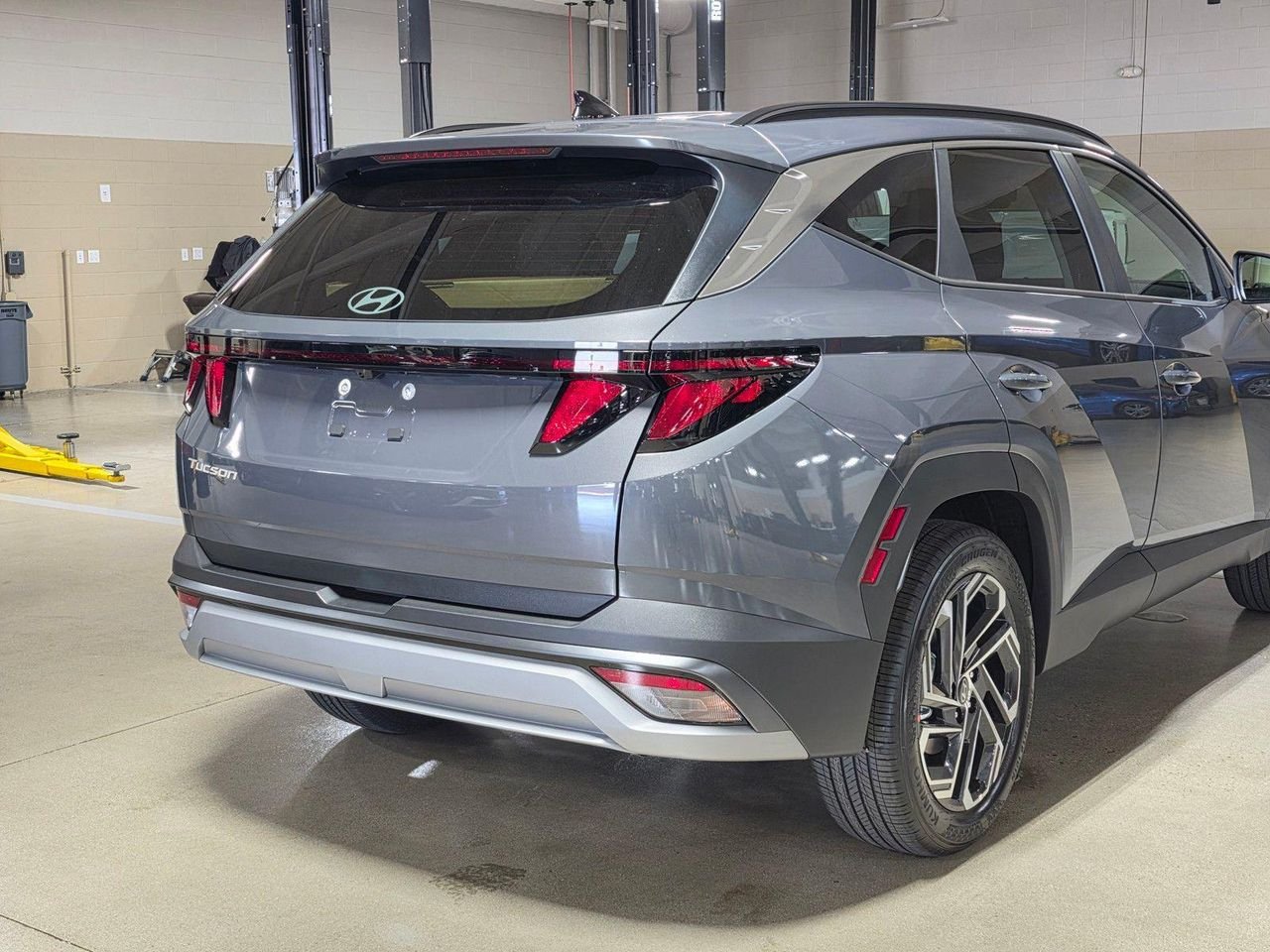 New 2026 Ecotronic Gray Hyundai SEL Plus FWD image 11
