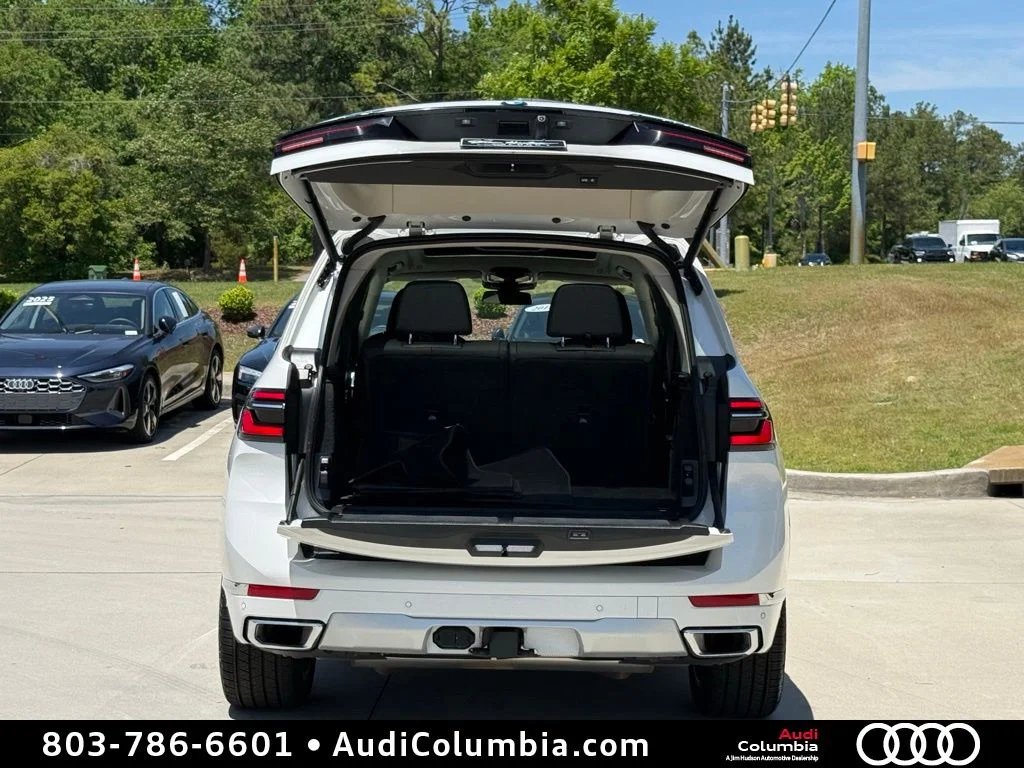 Used 2023 White BMW xDrive40i image 16