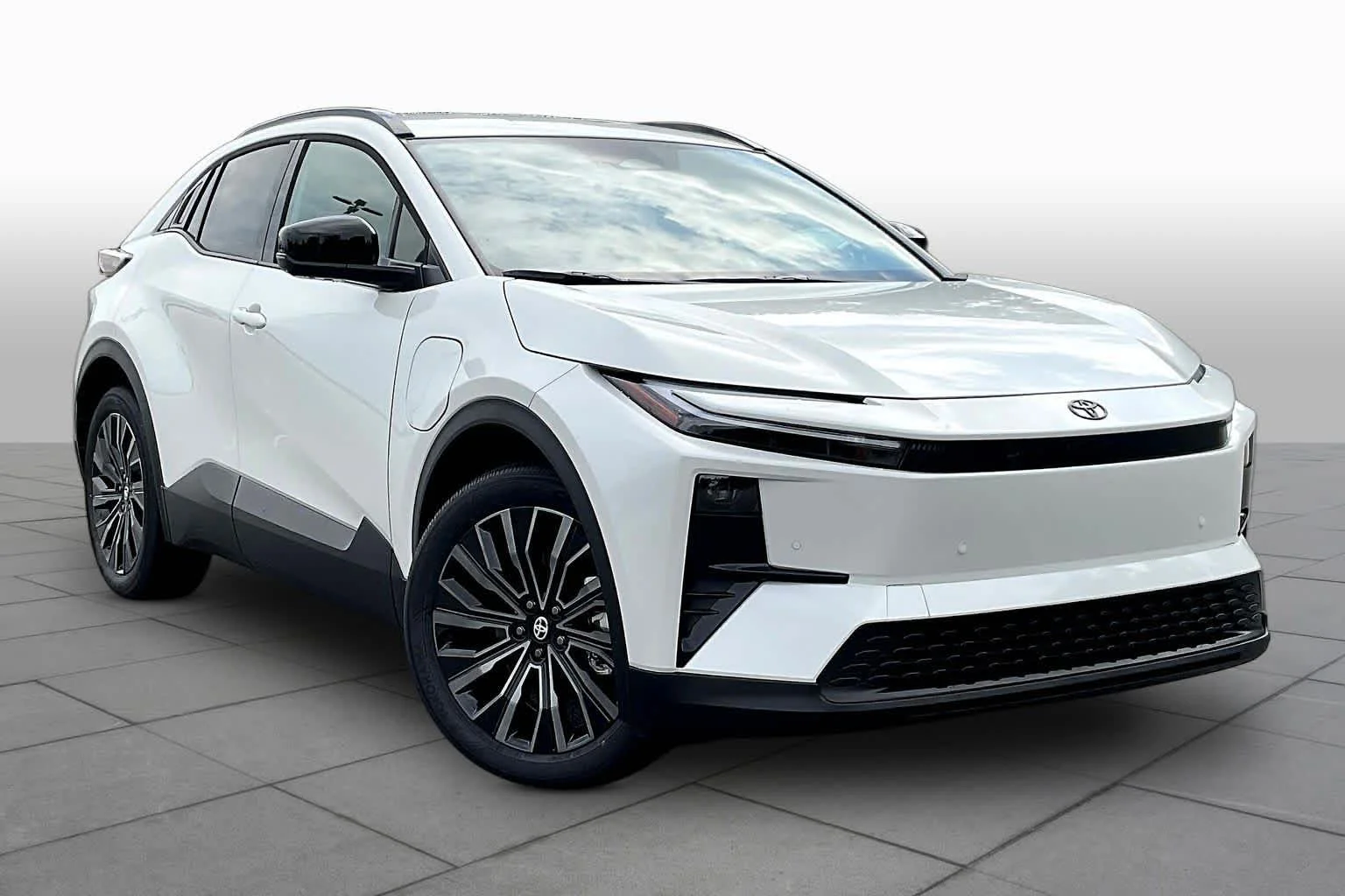 New 2026 Wind Chill Pearl Toyota XSE image 2