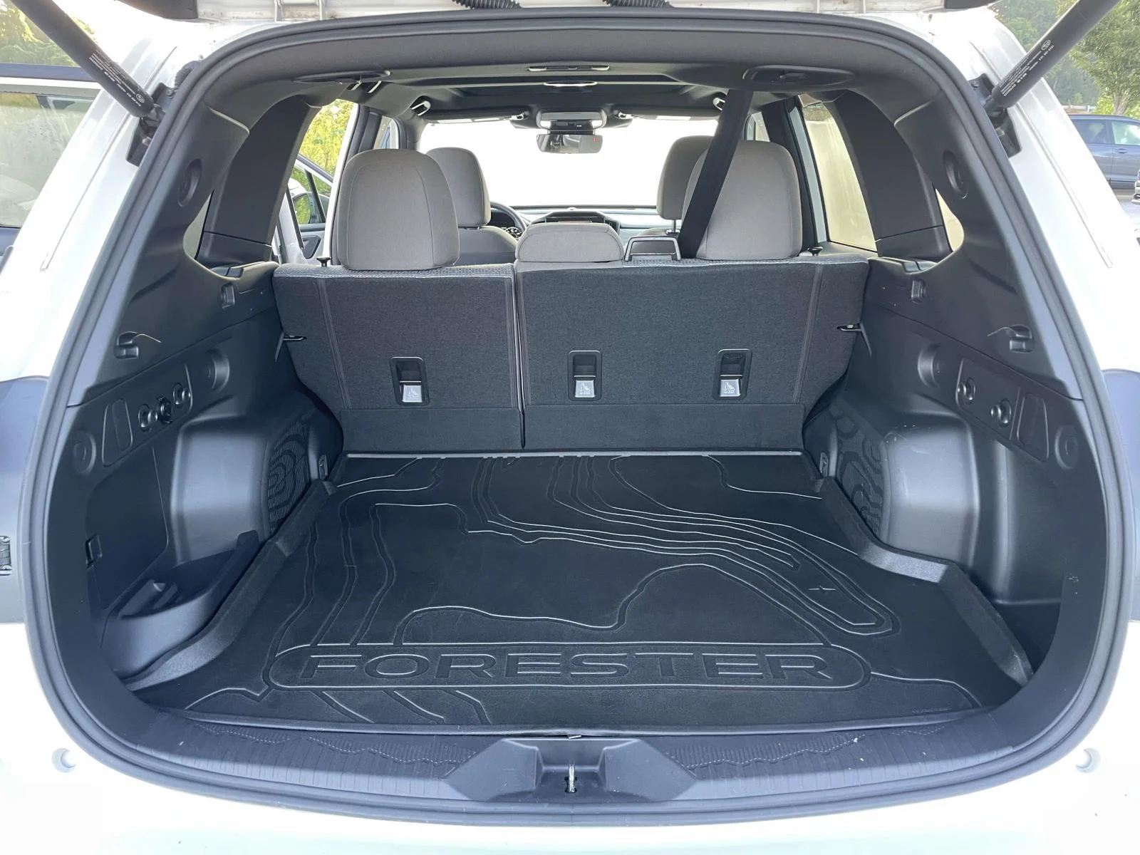 Used 2025 Crystal White Pearl Subaru Premium Hybrid image 29