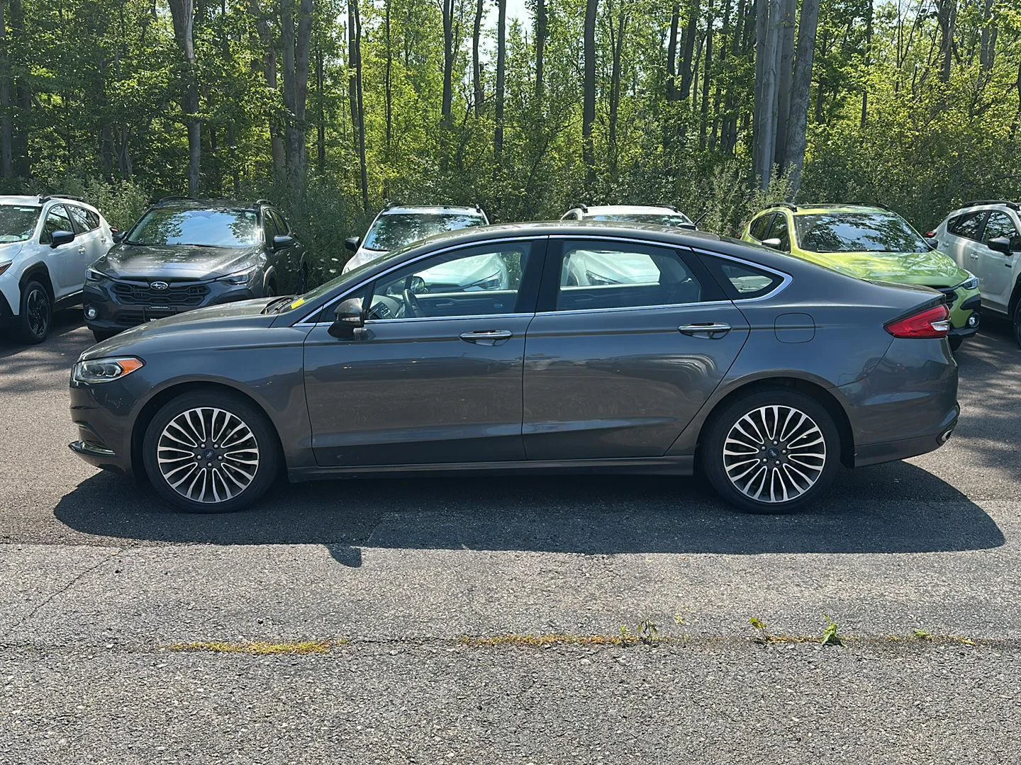 Used 2018 Magnetic Ford SE image 3