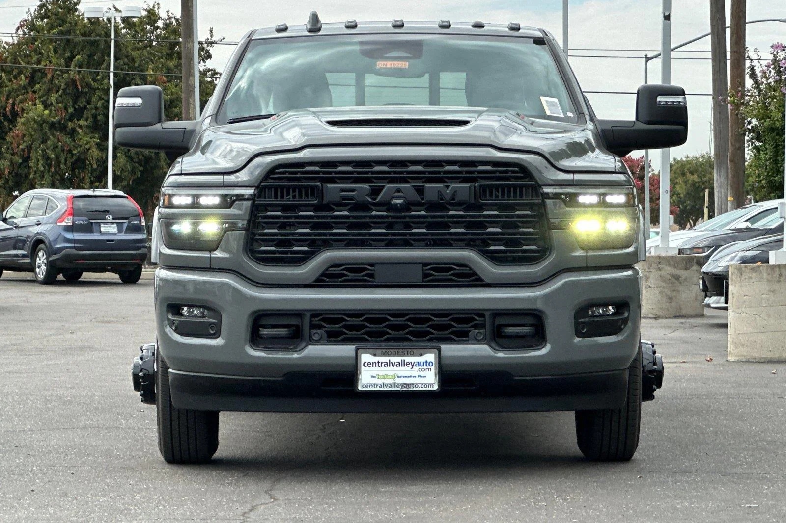 New 2027 Ceramic Gray Clear-Coat Paint RAM Limited image 8