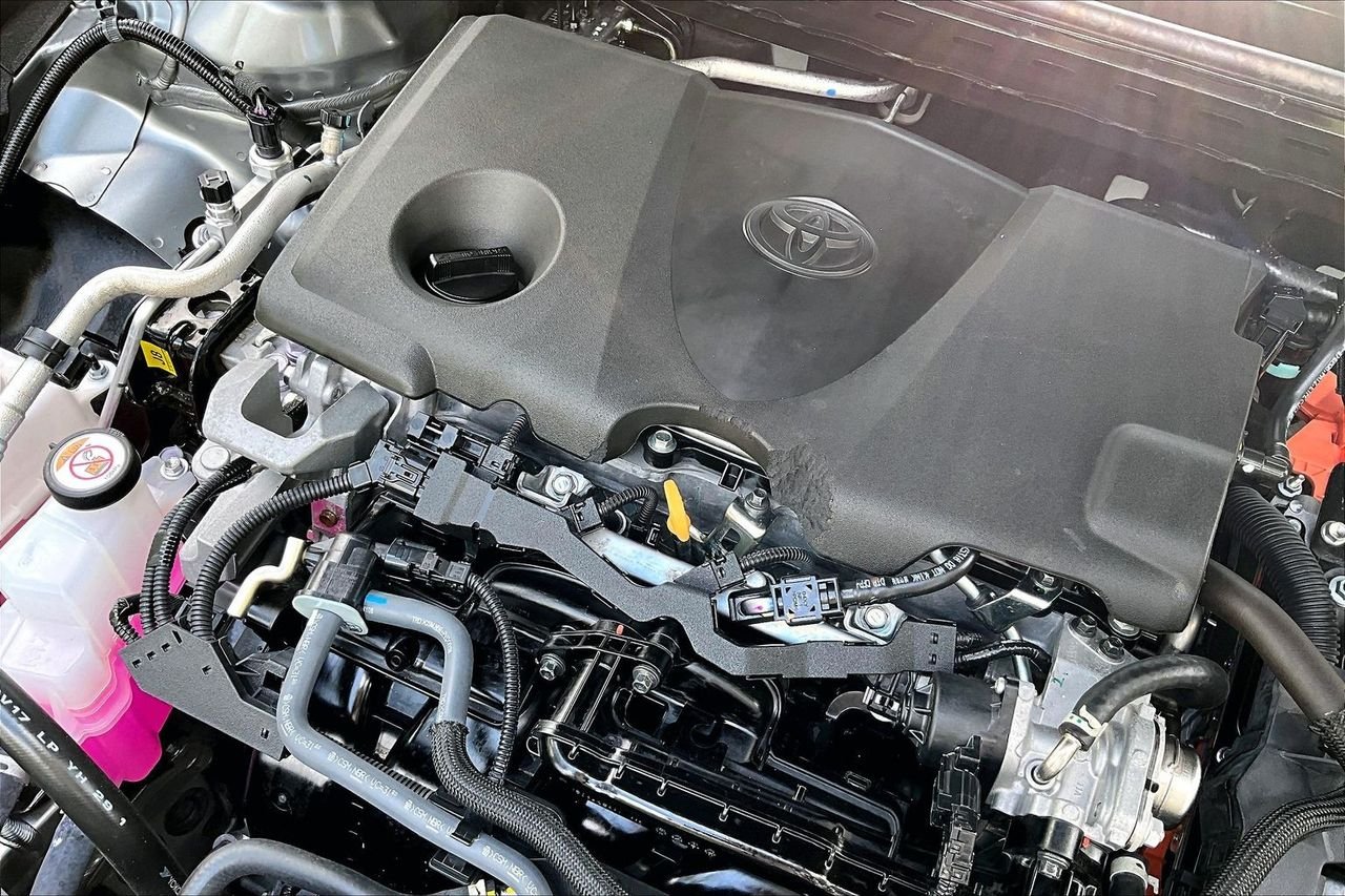 Certified Used 2025  Toyota SE image 31