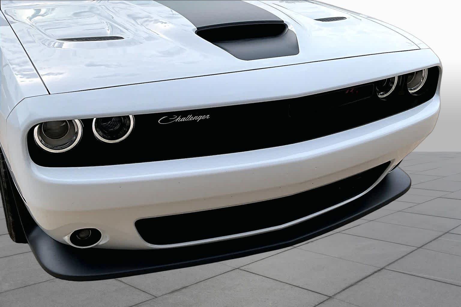 Used 2023 White Knuckle Clearcoat Dodge R/T Scat Pack image 29