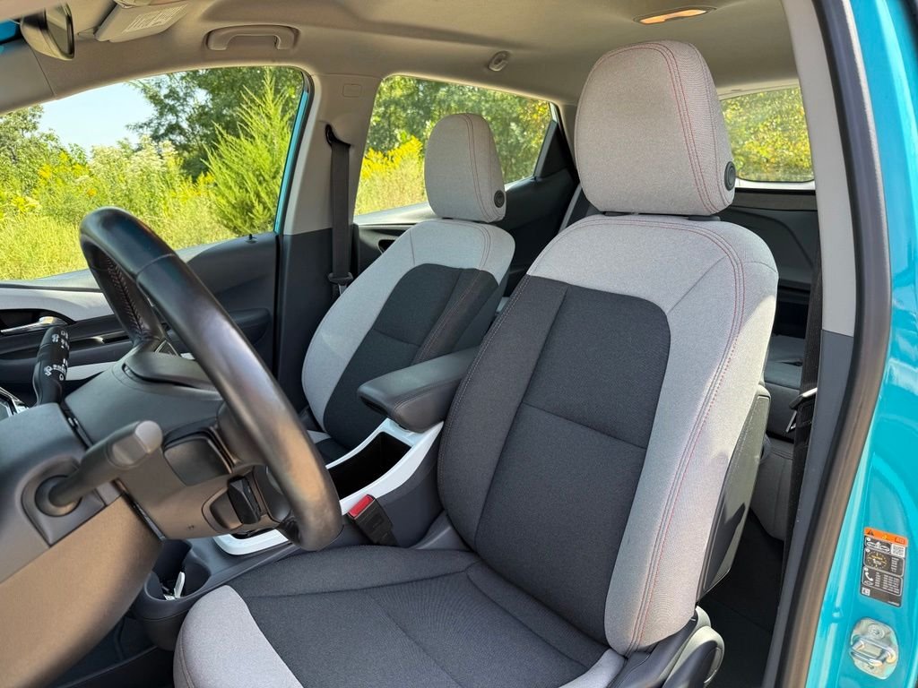 Used 2020 Blue Chevrolet LT image 5