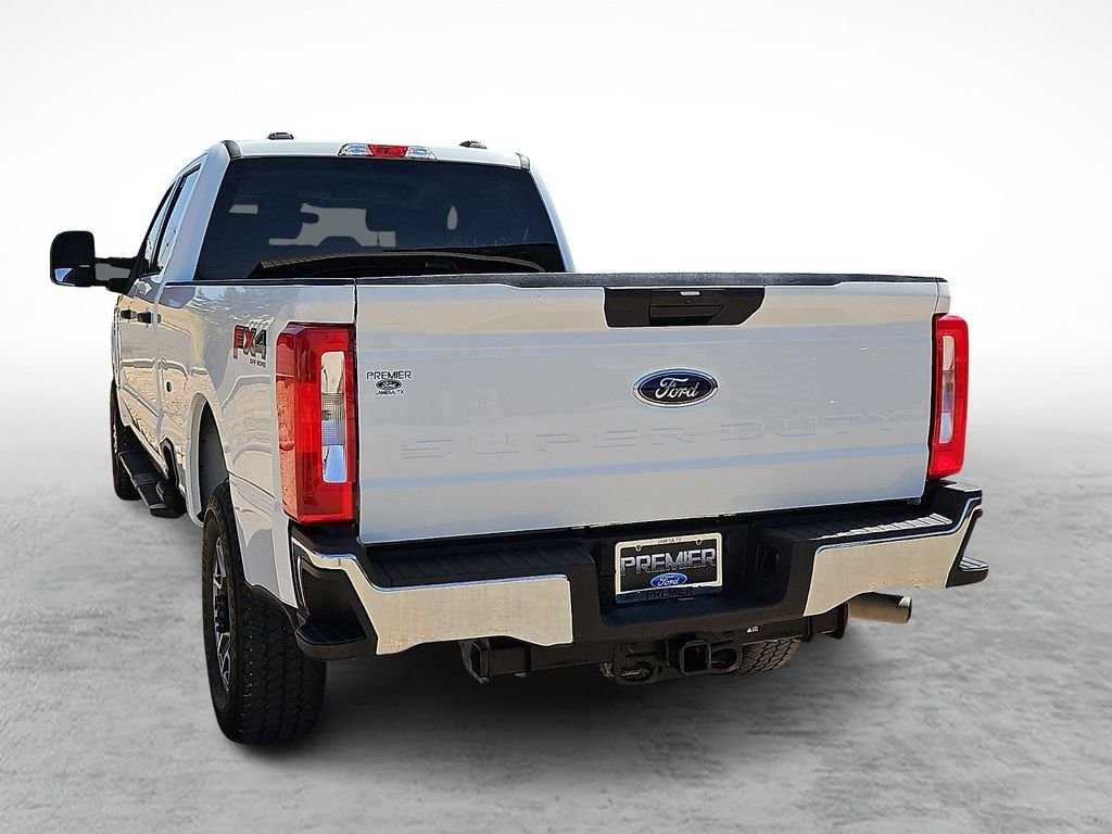 Used 2025 Oxford White Ford XLT image 8