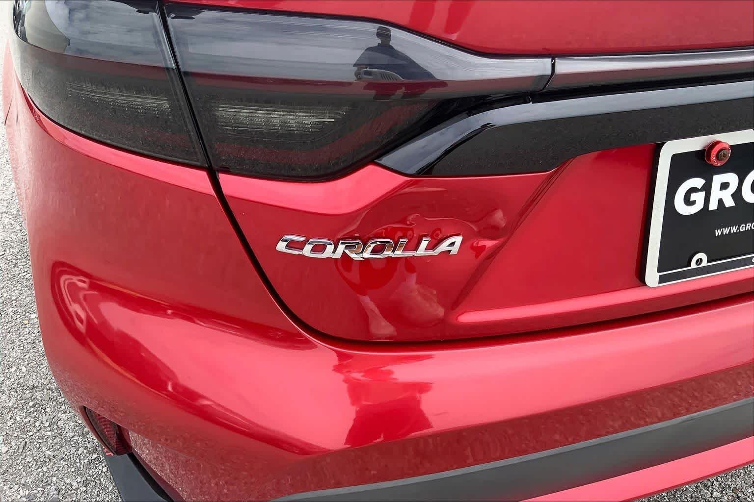 Used 2020 Barcelona Red Metallic Toyota LE image 29