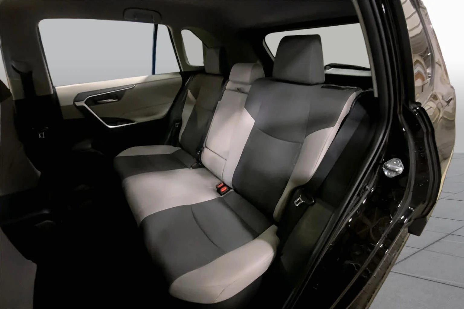 Used 2025 Midnight Black Metallic Toyota Hybrid XLE image 21