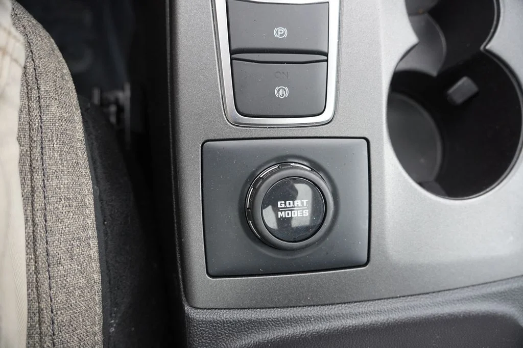 Certified Used 2025 Oxford White Ford Big Bend image 31