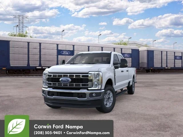 New 2026 Oxford White Ford XLT image 3