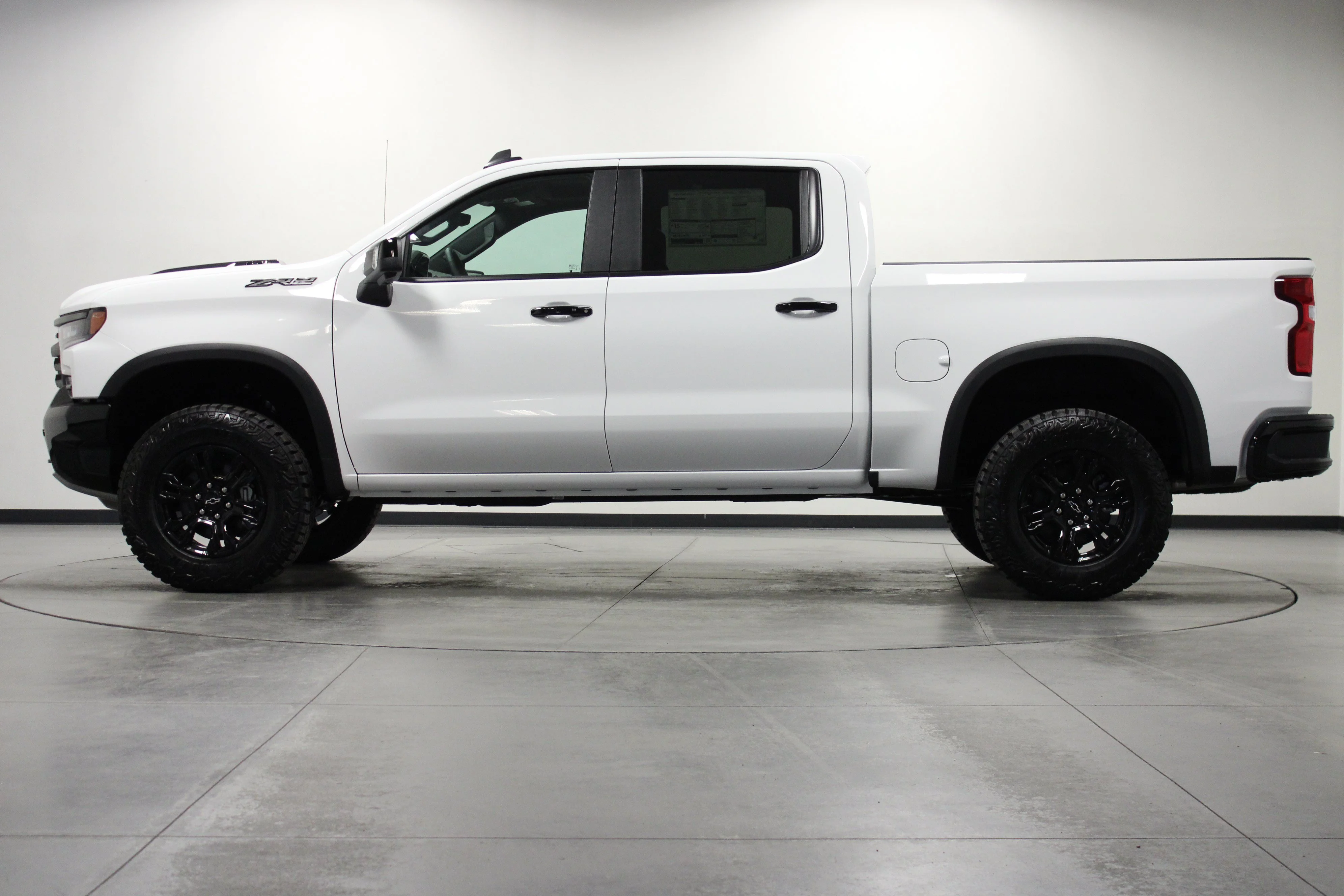 2026 Chevrolet Silverado 1500 ZR2 - Photo 7