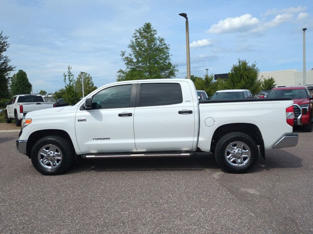 Certified Used 2017 Super White Toyota SR5 image 3