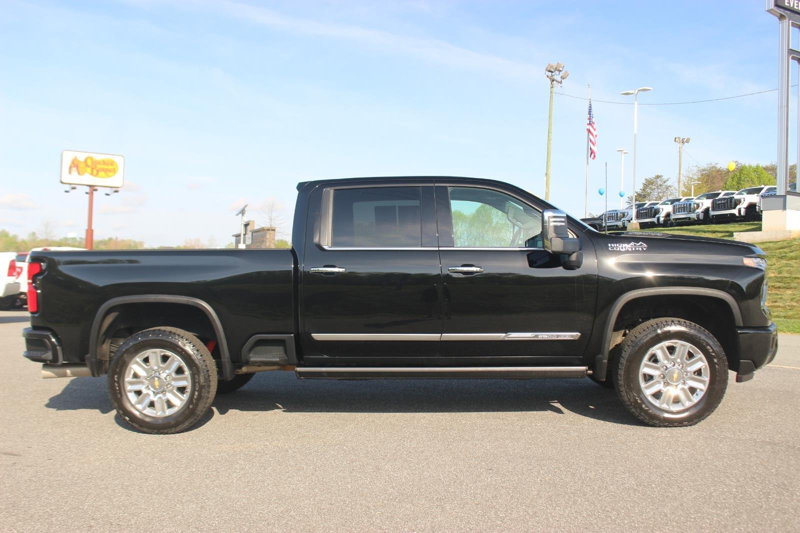 Used 2025 Black Chevrolet High Country image 8
