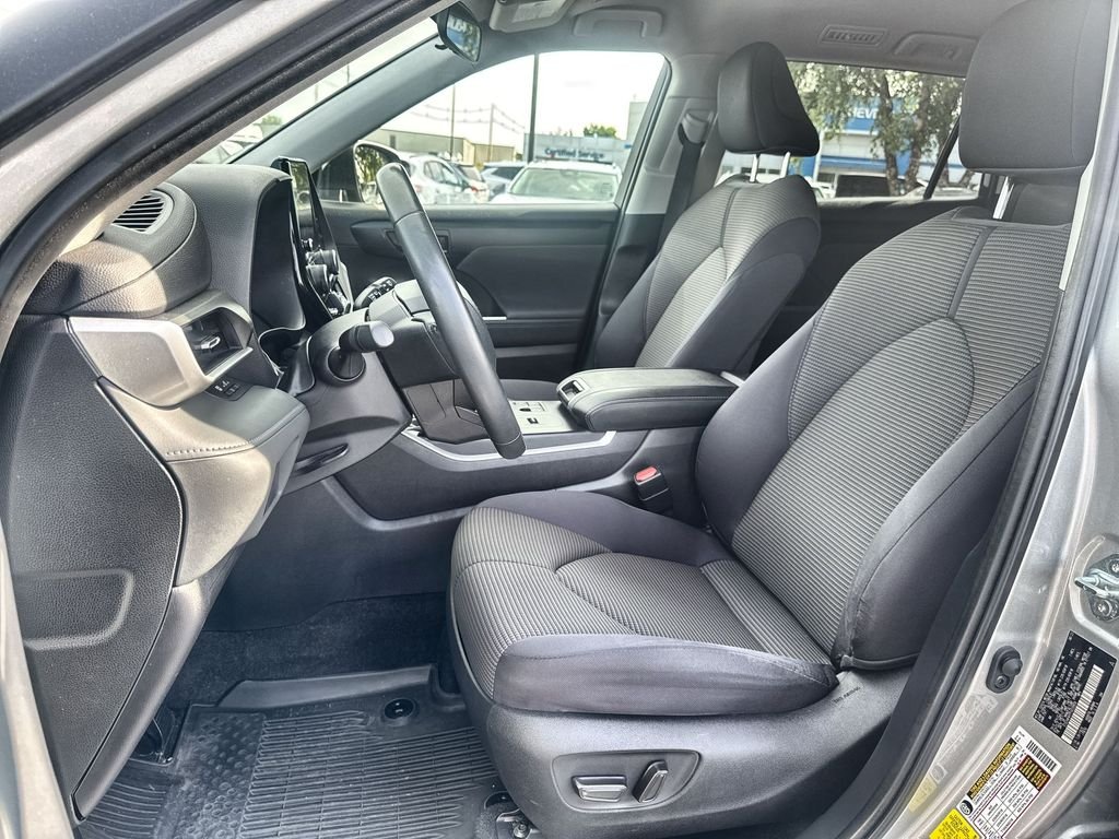 Used 2023 Silver Toyota LE image 11