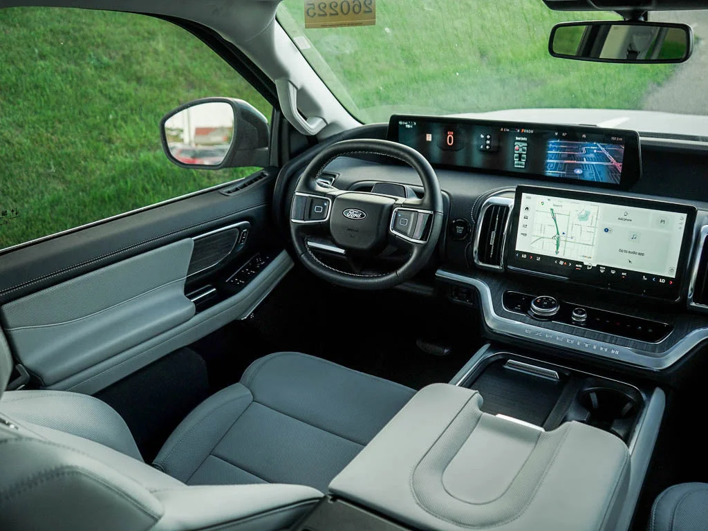 New 2026 Space Silver Metallic Ford MAX Platinum® image 16