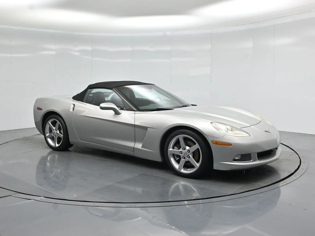 Used 2005 Silver Chevrolet Base image 19