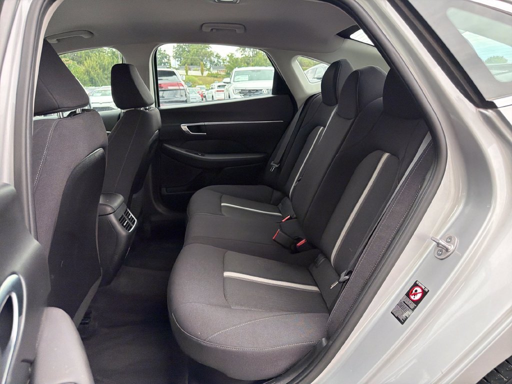 Used 2023 Silver Hyundai SEL image 39