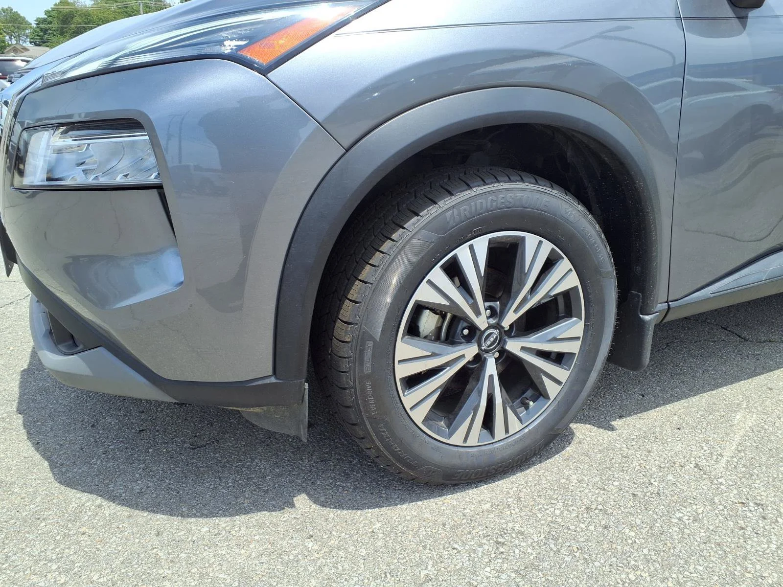 Used 2023 Gun Metallic Nissan SV image 18