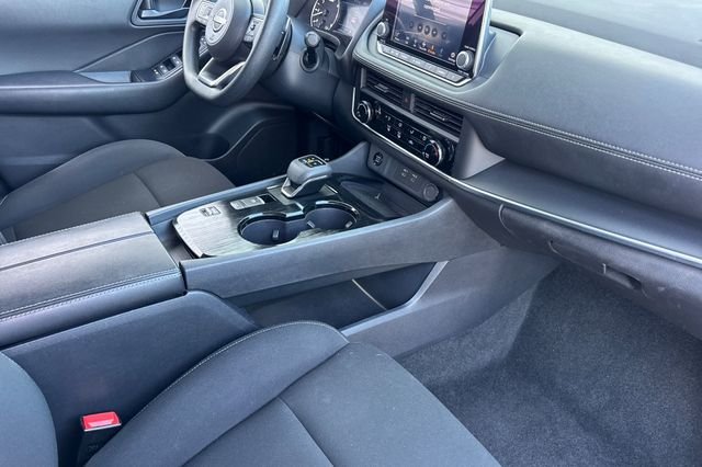 Used 2024 Silver Nissan S image 19