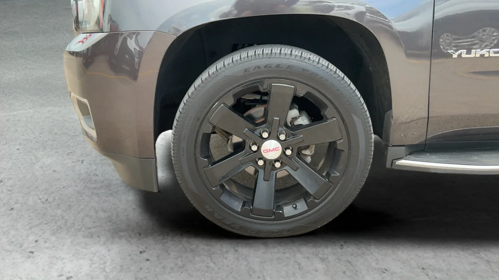 Used 2016 Silver GMC SLE image 26