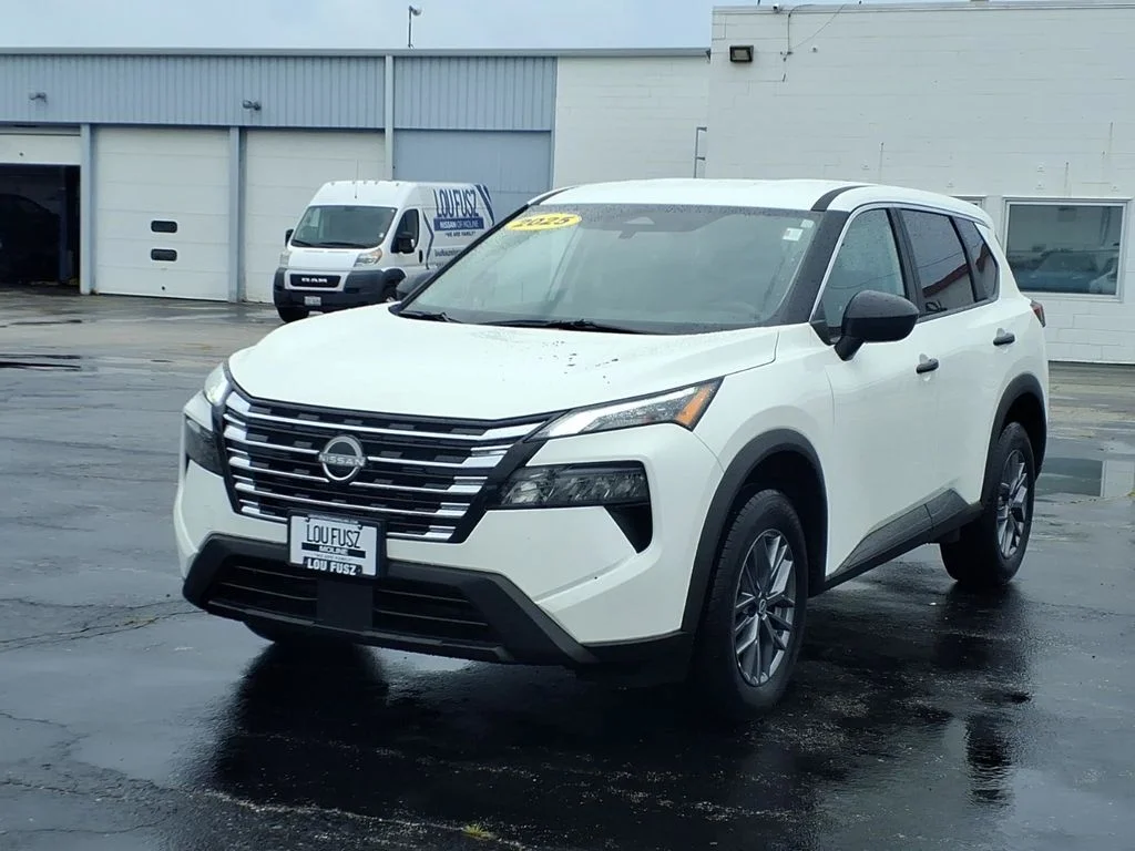 Used 2025 White Nissan S image 11