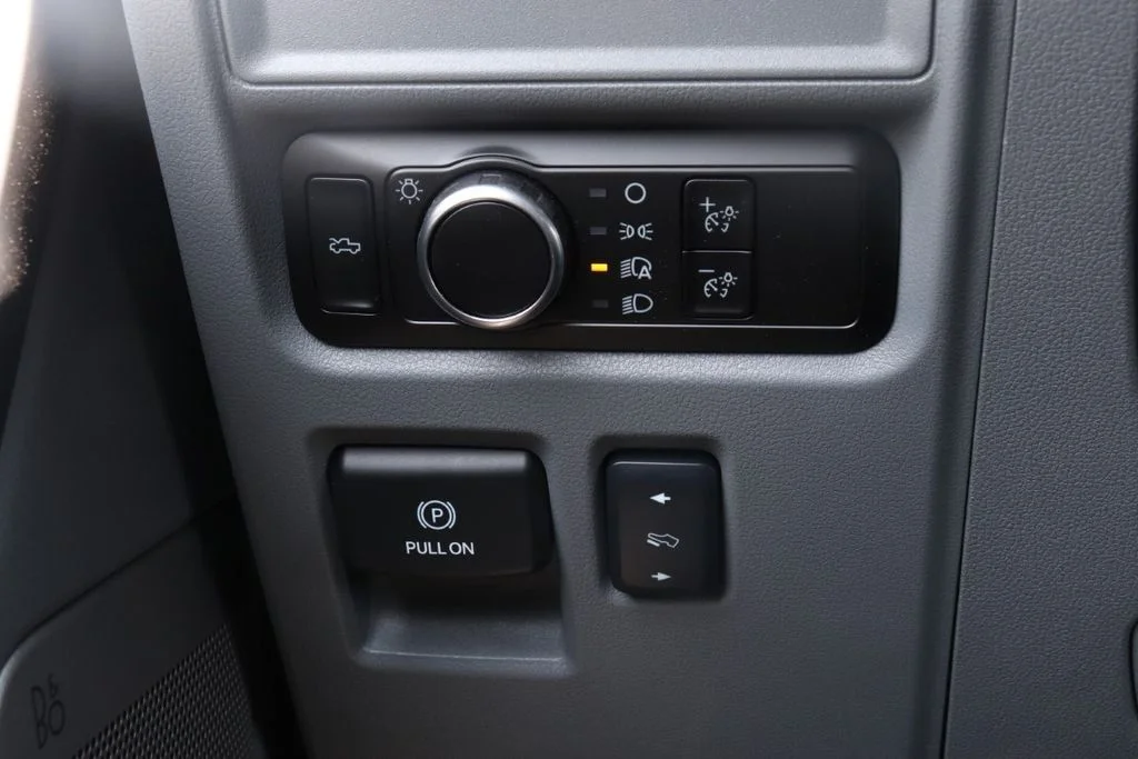 2025 Ford F-150 Lightning Flash - Photo 22