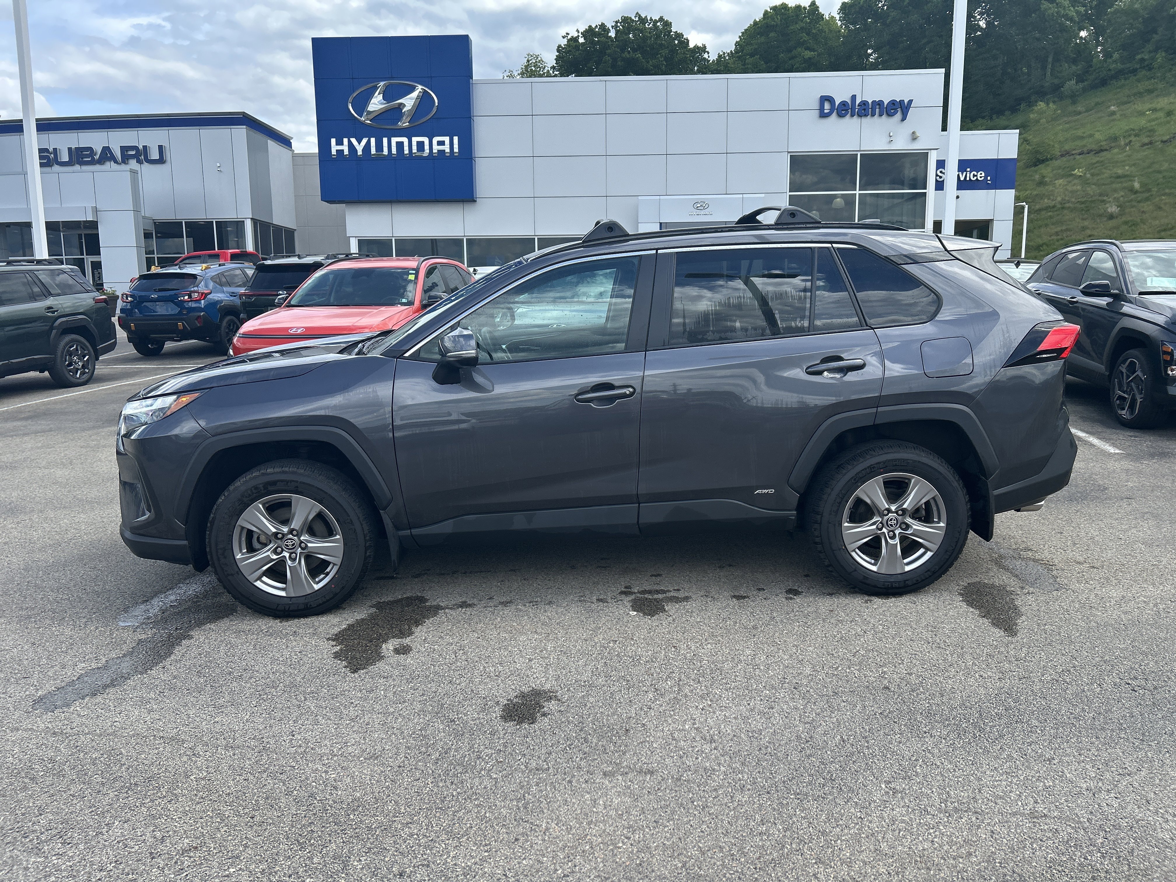 2024 Toyota RAV4 XLE - Photo 8