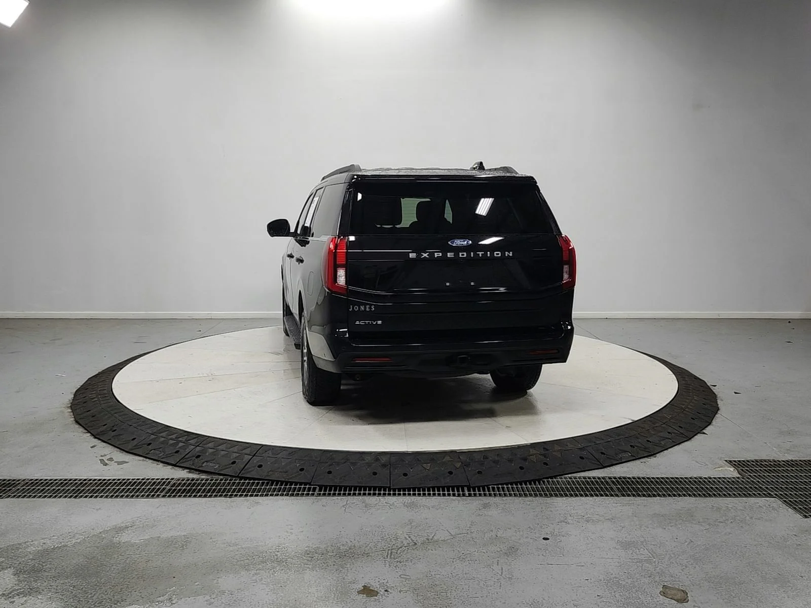Used 2025 Black Ford Active image 6