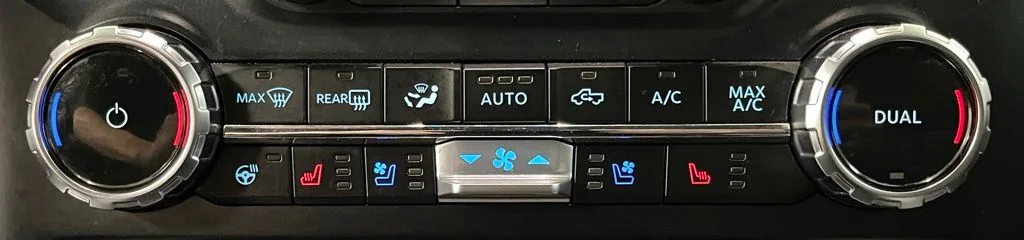 Used 2023 White Ford Lariat image 38