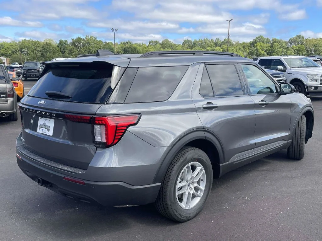 New 2027 Gray Ford Active image 3