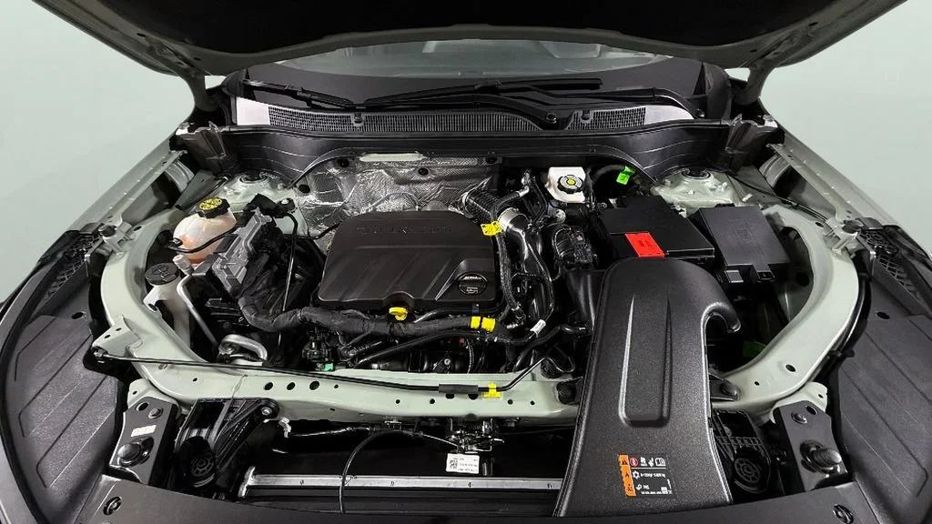 Used 2025 Cacti Green Chevrolet ACTIV image 36