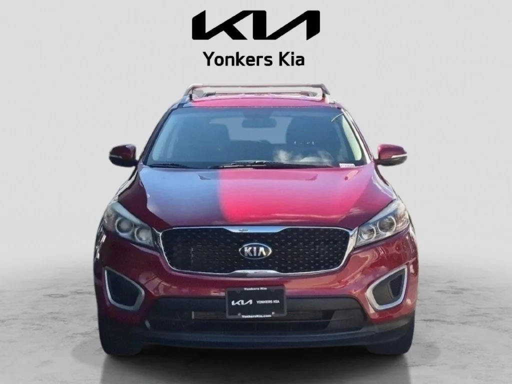 Used 2017 Red Kia LX image 2