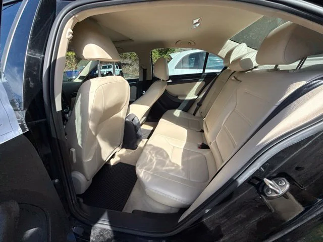 Used 2015 Black Volkswagen 2.0L TDI SEL image 13