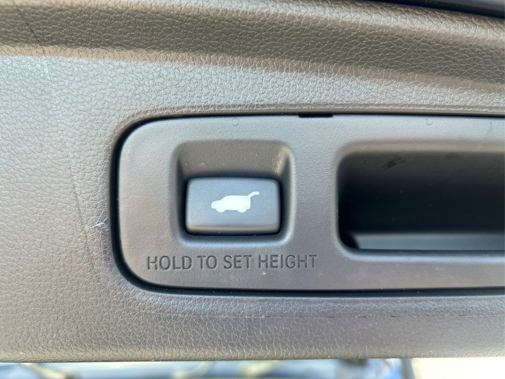 Used 2024 sparkle silver metallic Honda EX-L image 25