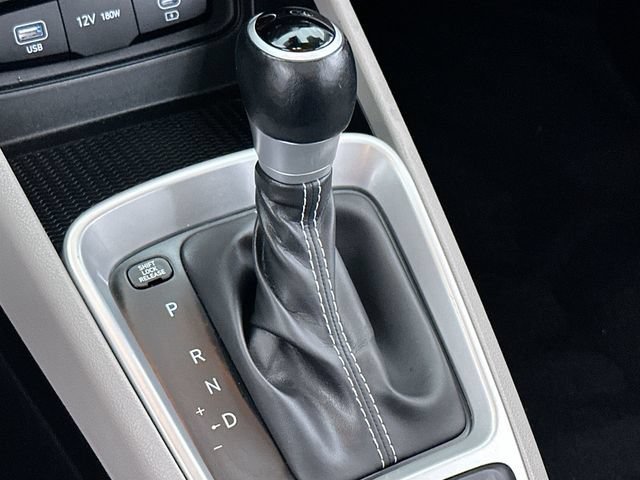 2025 Hyundai Venue SEL - Photo 26