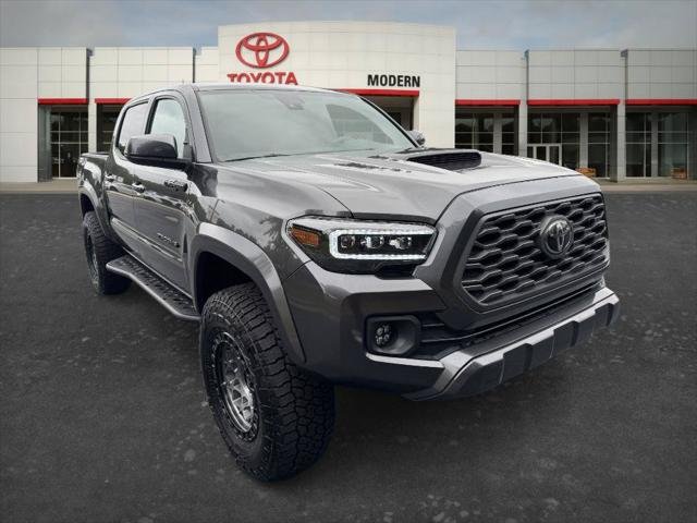 Certified Used 2020 MAGNETIC GRAY MET. Toyota  image 4
