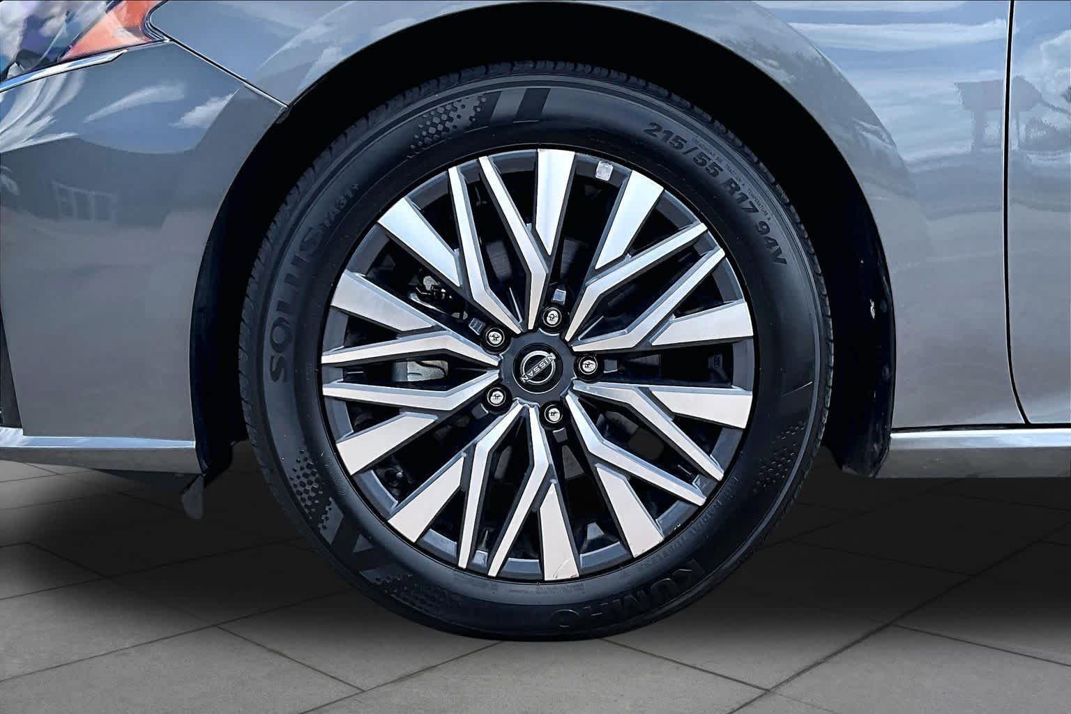 Used 2025 Gun Metallic Nissan SV image 10