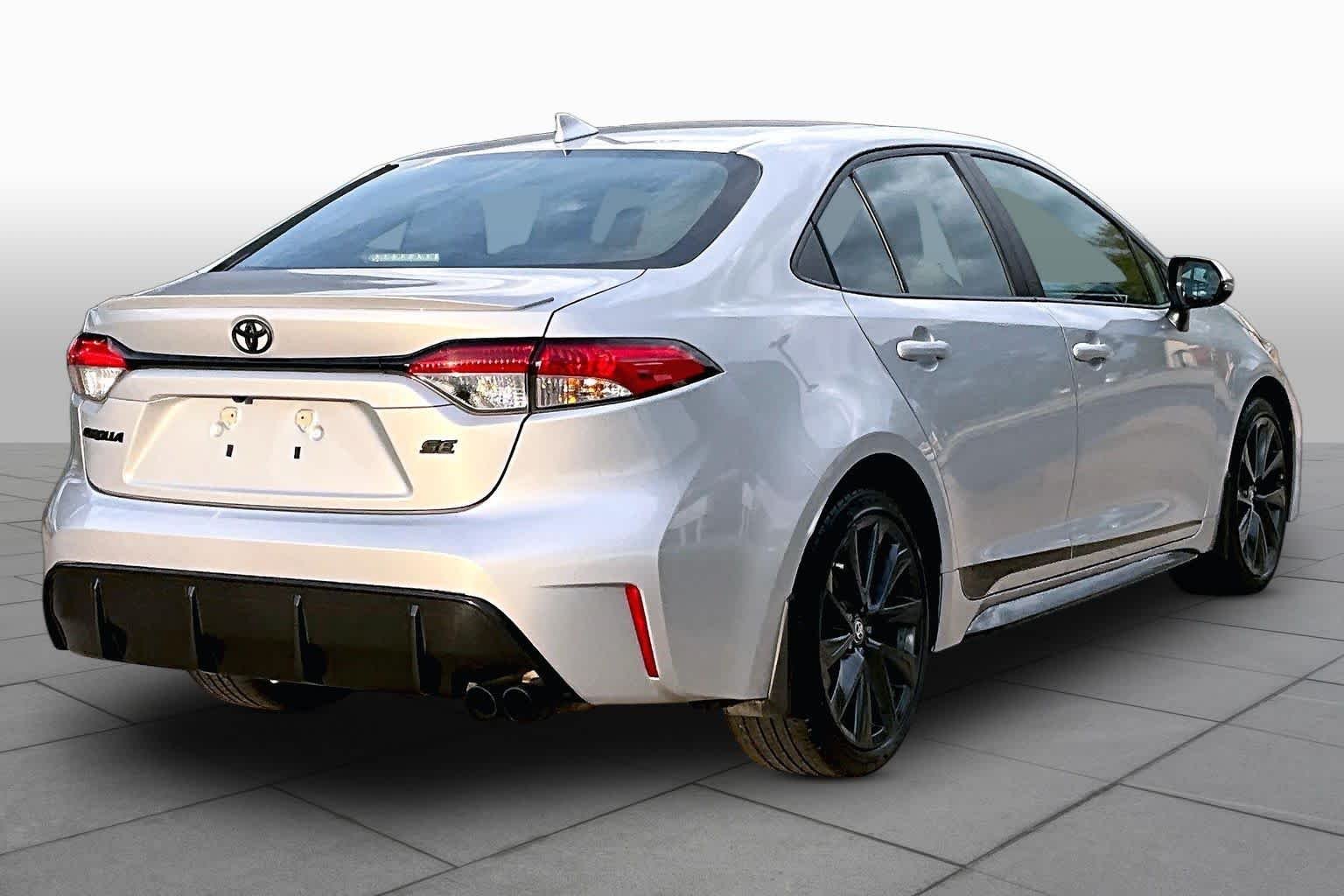 Used 2023 Classic Silver Metallic Toyota SE image 13
