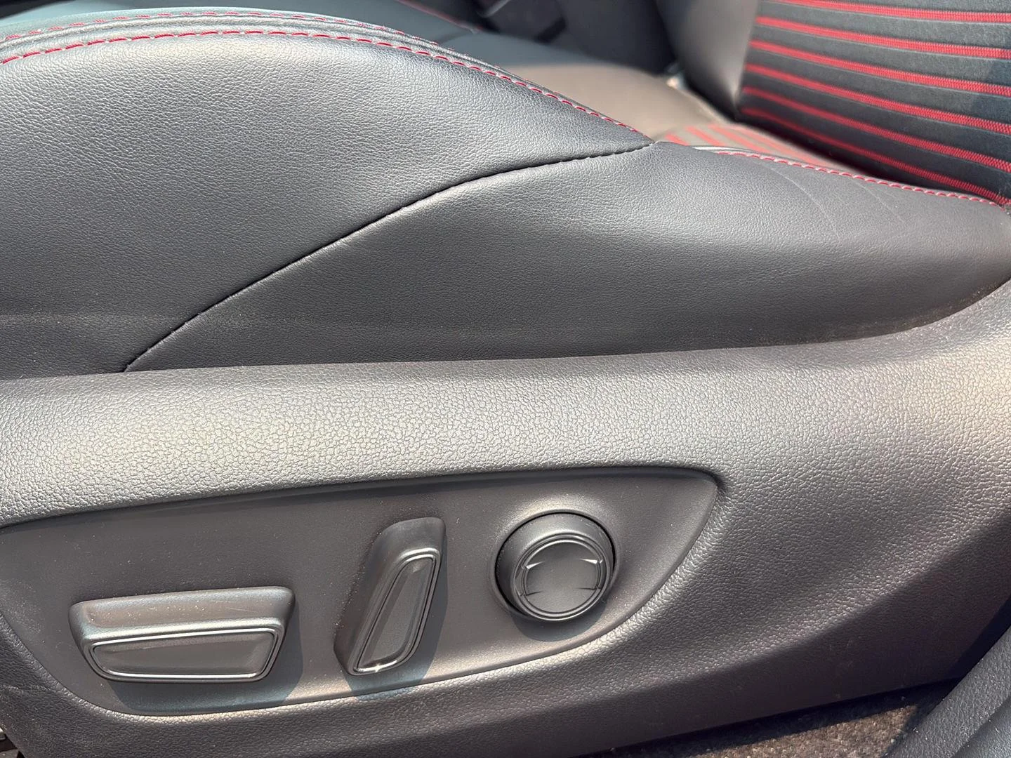 Used 2024 Wind Chill Pearl w/Midnight Black Metallic Roof Toyota XSE image 7